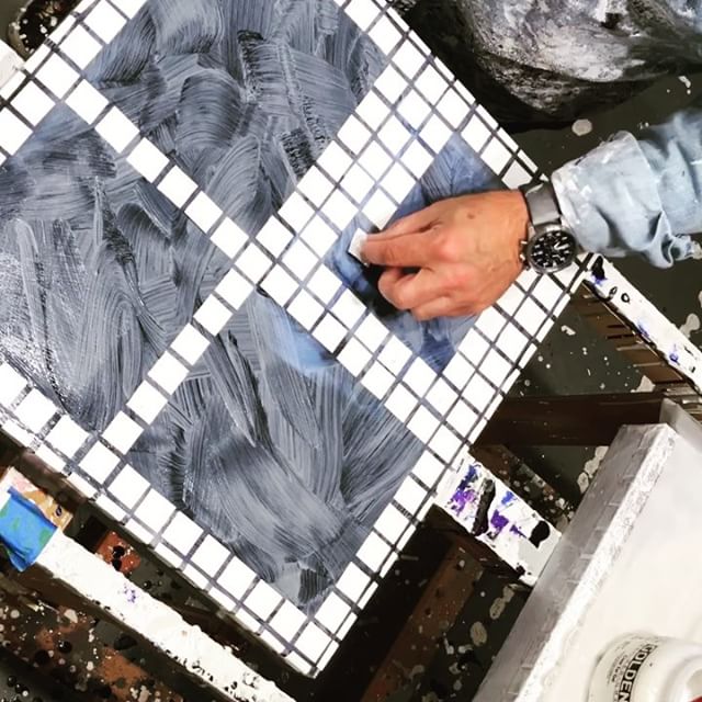 In the studio: Paint tile timelapse Monday - kinda falls in the “oddly satisfyingly “ video category. These squares are part of the under painting - adds an interesting layer of texture. This is a small 20x20 commission piece that I’m working on. Soon to be smothered in layers of paint and gestural scratches. Stay tuned..... . . . .