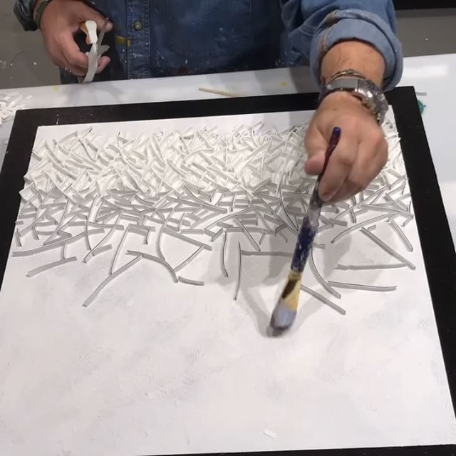 In the studio: Testing a new composition and technique for some upcoming pieces. Enjoy a bit of timelapse art creation fun - Please tell me what you think about this new direction in the comments.. . Not sure about y’all but I’ll be working through the holidayzz break and into New Year’s Day 2018 - stay tuned for more adventures in the studio. . . . Next show: @startupartfair in Venice beach at the Kinney - Los Angeles January 26-28