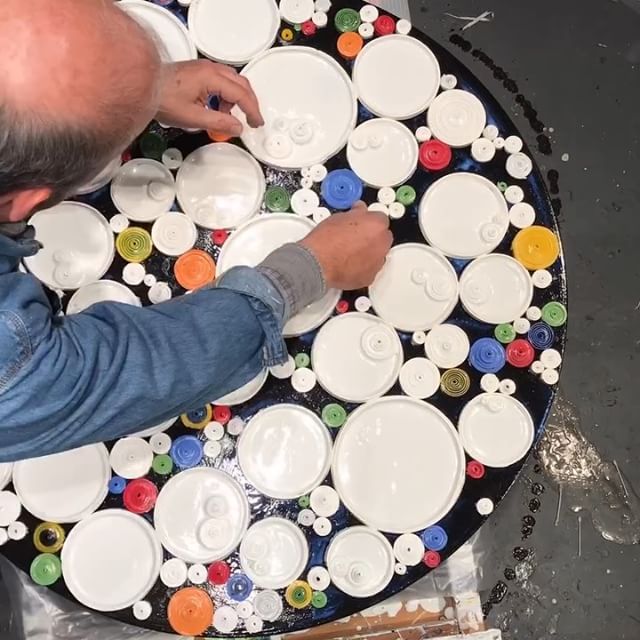 In the studio: Time lapse video of new circumference series 35” round (89cm) being worked on. This one will be shown at my ICB Winter Open Studios @icbartists December 1st through 3rd - 11am to 6 pm plus a fun Friday night December 1 kickoff event. 100 artists in one art filled building - 480 Gate 5 Rd. Studio 275 Sausalito Ca. . . As always much more fun seeing this in a short timelapse version vs the real thing. Great to be working on a number of pieces for upcoming shows and clients. Stay tuned for more art vids of the finished piece. .
