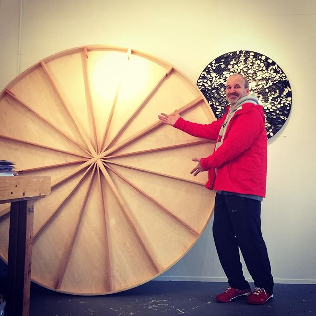 Looks like the wheel of fortune arrived at my studio today(in the rain) 7' and 6' round panels for bigger art projects in 2016. Not only are these panels lightweight but beautifully crafted. Thanks to John Calver wood panels in SoCal for a great job.