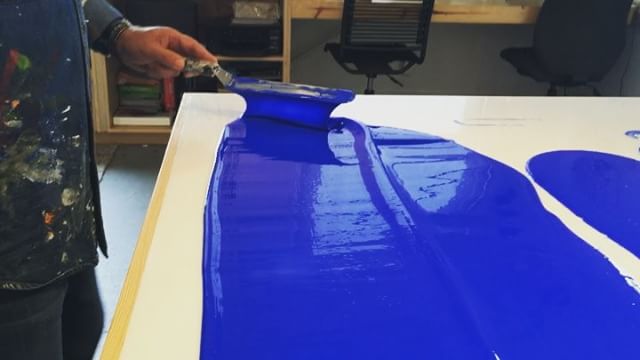 Today in the studio: More fun laying out gallons of blue acrylic gel. 5 days to dry then perfect acrylic paint skins. My fav color in generous quantities.