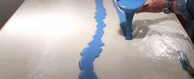 In the studio: it’s Black (and Blue) Friday here in the US. Yet another Timelapse video of paint pours Yea! This is the 2nd last light sky blue pour production. Squeezing in some studio time before 3 shows in a row. Stay tuned for more adventures in the studio. . . . Three upcoming shows:. . . @icb_winter_open_studios December 1-3 in Sausalito. . . @spectrummiami during @artbasel in Miami December 7-10th Both 811 with @adcfineart
