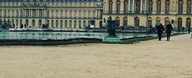 The back or garden facing part of Versailles. A grey day at the @chateauversailles #versailles #paris #louielouie #palace #decorator #gilded #hallofmirrors #tour #brianhuberart #artistslife #decoratingtips