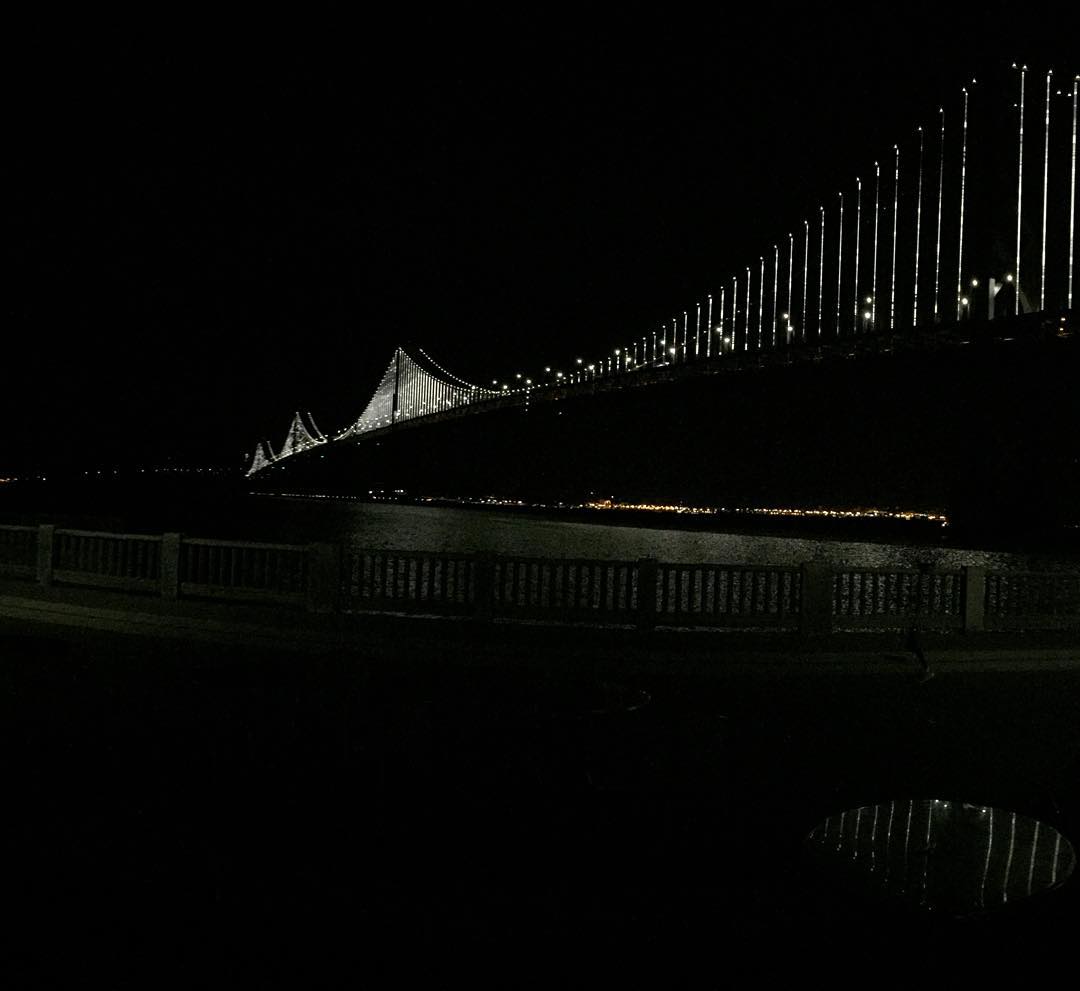 Bay lights up and running again and adding a glow to San Francisco Bay. Official opening in a few weeks. #baylights #sanfrancisco #sfbay #light #sfartist  #brianhuberart