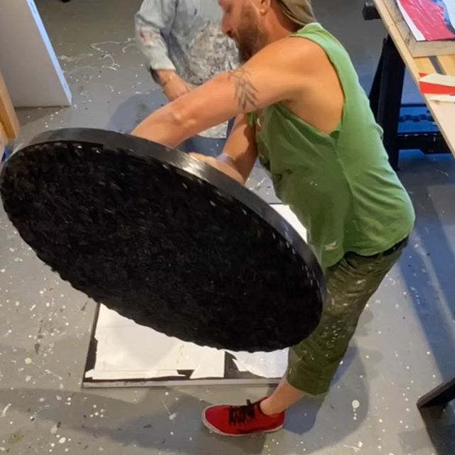 Day two of collaboration with @michaelcutlip in my Sausalito studio. Quick timelapse of coating and using a textured braided series piece to make marks on a new piece in progress.  One of many steps and explorations between Michael’s distinctive style my use of paint as fabric. During this collaboration 4 or maybe 5 very interesting pieces are taking shape. This is our 1st time collaborating. The experience of having a fellow artist push you to get out of your comfort zone is challenging in the best way. Looking forward to creating unique work that speaks across our two different approaches. I’ll post more as these pieces proceed. Happy Tuesday y’all. .
.
.
#collab #collaboration #abstract #studio #artstudio #studioflow #artvideos #artvideo #timelapse #timelapseart #paintingvideo #inthestudio #brianhuberart #michaelcutlip #painterslife #acrylicpaint #paintskins #texturepainting #artinprogress #artprocess #artprocessvideo #goldenpaints #sfartist #bayareaartists #artlife #artislife