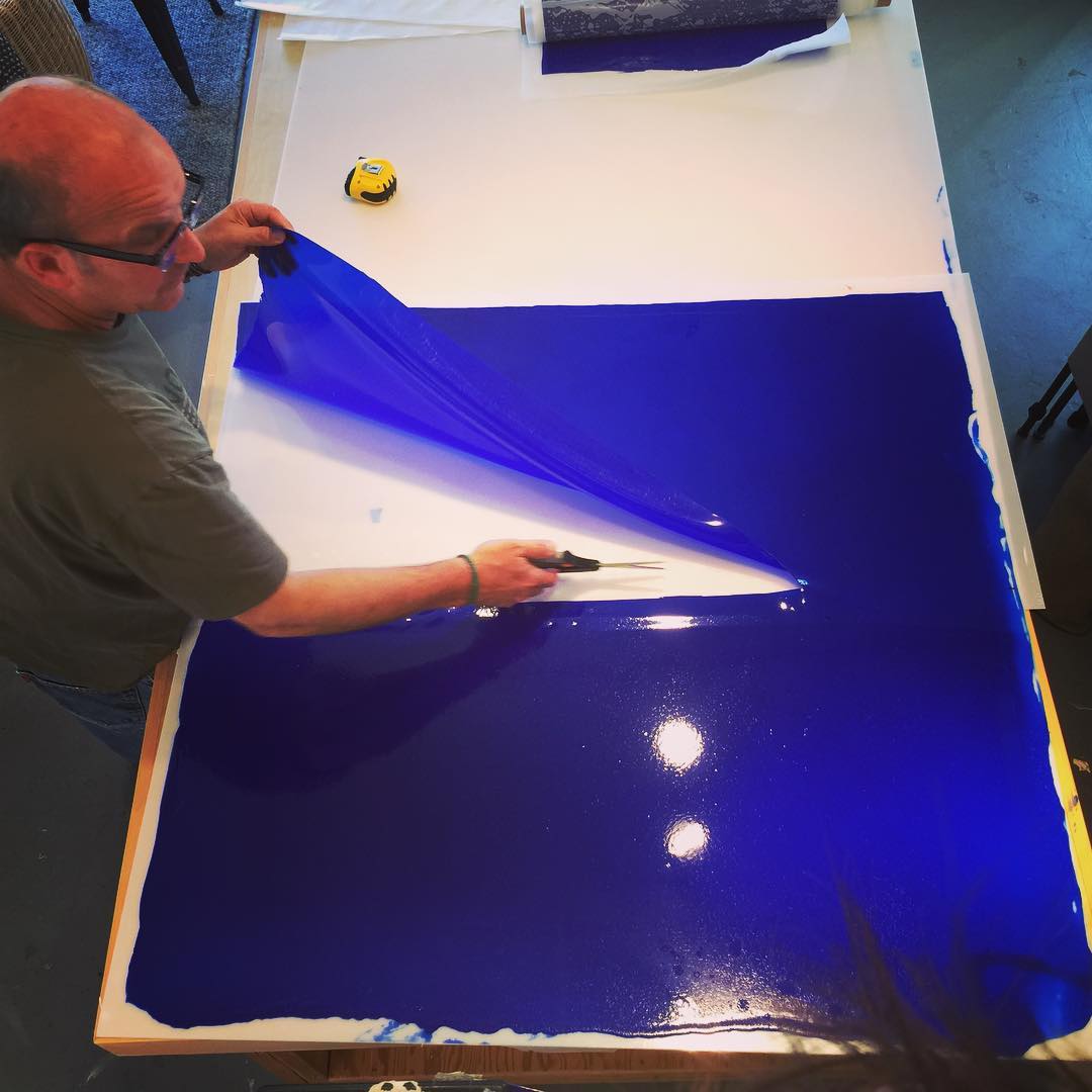In the studio: cutting large sheets of acrylic gel into manageable size. It's been a week of beautiful shades of blue.  #abstractart #studio #artsupplies #artstudio #acrylicpainting #goldenpaints #blue #cobaltblue #painterslife #studiotime #sausalito #modernart #abstractartist #process #art #bayareaartist #bluepaint #icbartist #loveart #artsy #artlife