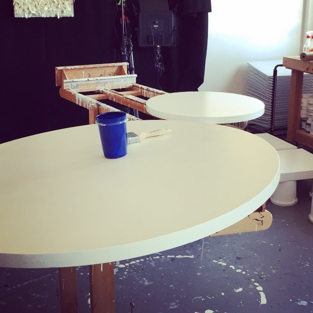 In the studio: time lapse undercoat of one of my fav colors. This will be at least 2 or 3 more color coats then a couple of clear for depth. Then onto texture and pattern. #artiststudio #paintfaster #gettowork #timelapseart #timelapse #art #artiststudio #painter #round #acrylicpainting #studiolife #artstudio #sausalito #abstractpainting #working #studio #brianhuberart #colbaltblue #layers #mondayblues #blue #artsgrid