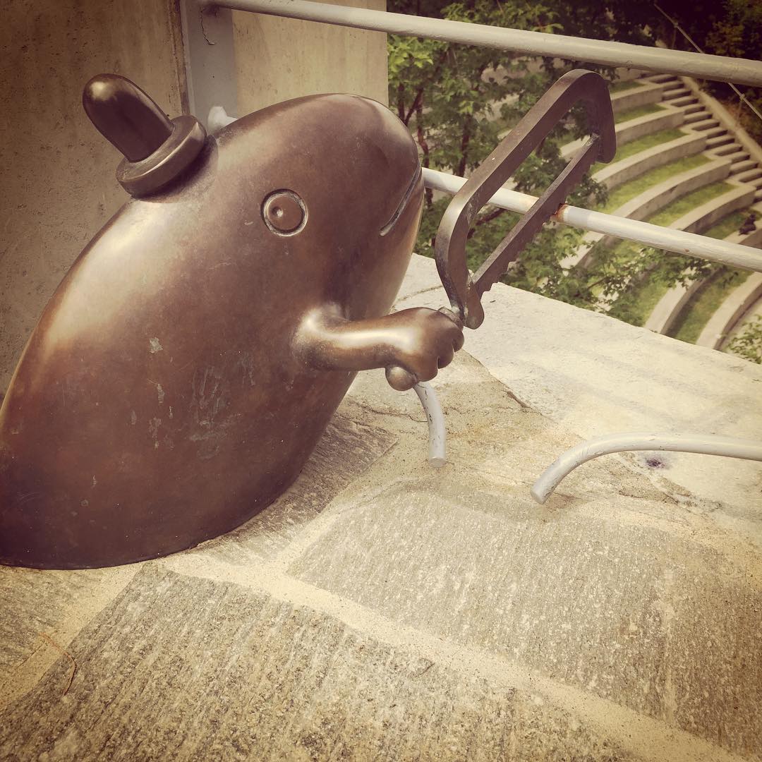 Let me out of here! Fishy escape artist. #vacation #spokane #sculpture