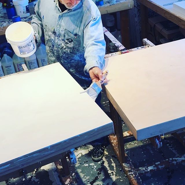 Today in the studio: It's white gesso prep Friday in studio land. Gesso - light sanding - gesso - then a few layers of gloss titanium white. The glam part of the art filled life.  Happy Friday y’all. .
.
. .
.
.
.
.