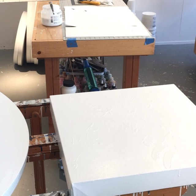 Today in the studio: time lapse video of a small tester piece with a look I am considering for a 7' round panel.